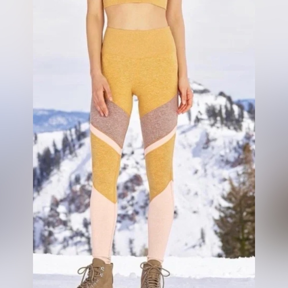 Alo Shelia Legging in Tuscan